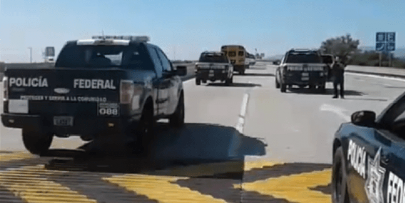 WATCH: Mexican Police Escort 400 Illegal Alien Migrants to U.S. Border [video]