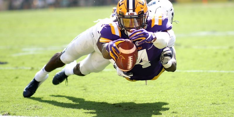 2020 VISION: It Turns Out This LSU Running Back Has Been Blind for a Long Time