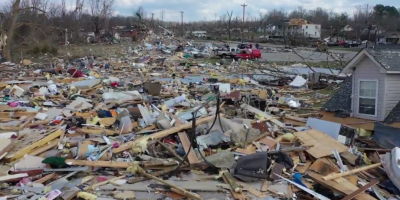 After massive tornadoes in Tennessee, cleanup continues, Trump coming Friday [video]